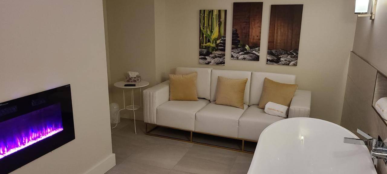 Oceanfront Suites At Коуичан Бей Екстериор снимка
