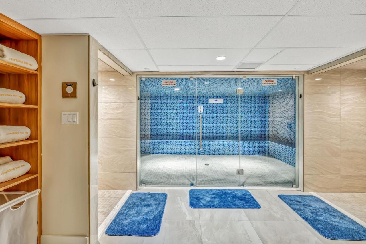 Oceanfront Suites At Коуичан Бей Екстериор снимка