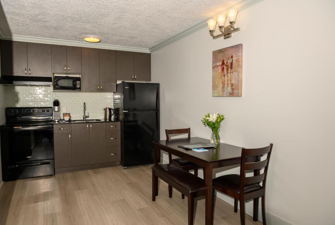 Oceanfront Suites At Коуичан Бей Екстериор снимка