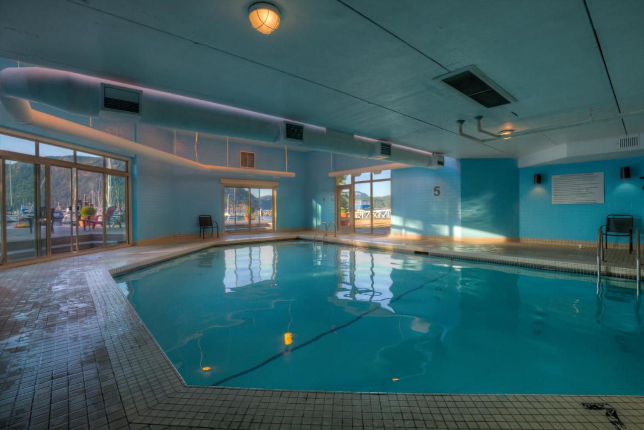 Oceanfront Suites At Коуичан Бей Екстериор снимка