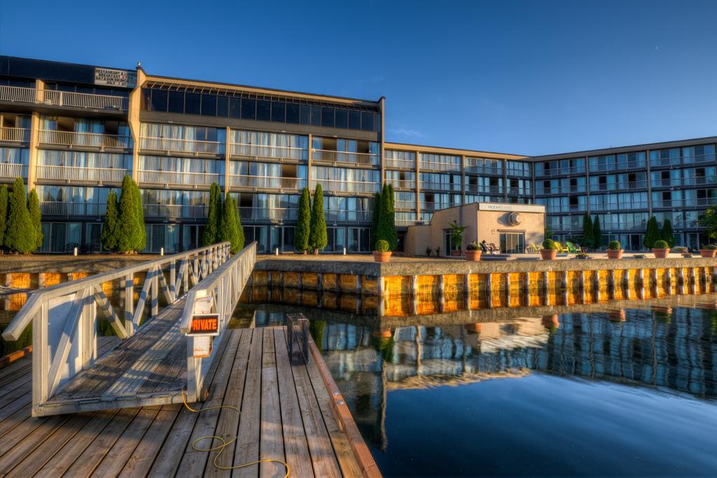 Oceanfront Suites At Коуичан Бей Екстериор снимка