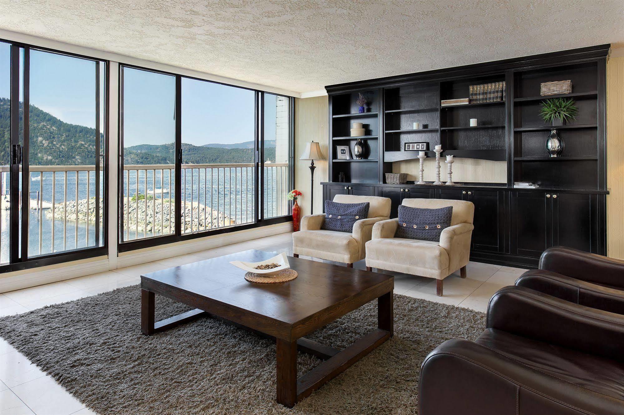 Oceanfront Suites At Коуичан Бей Екстериор снимка