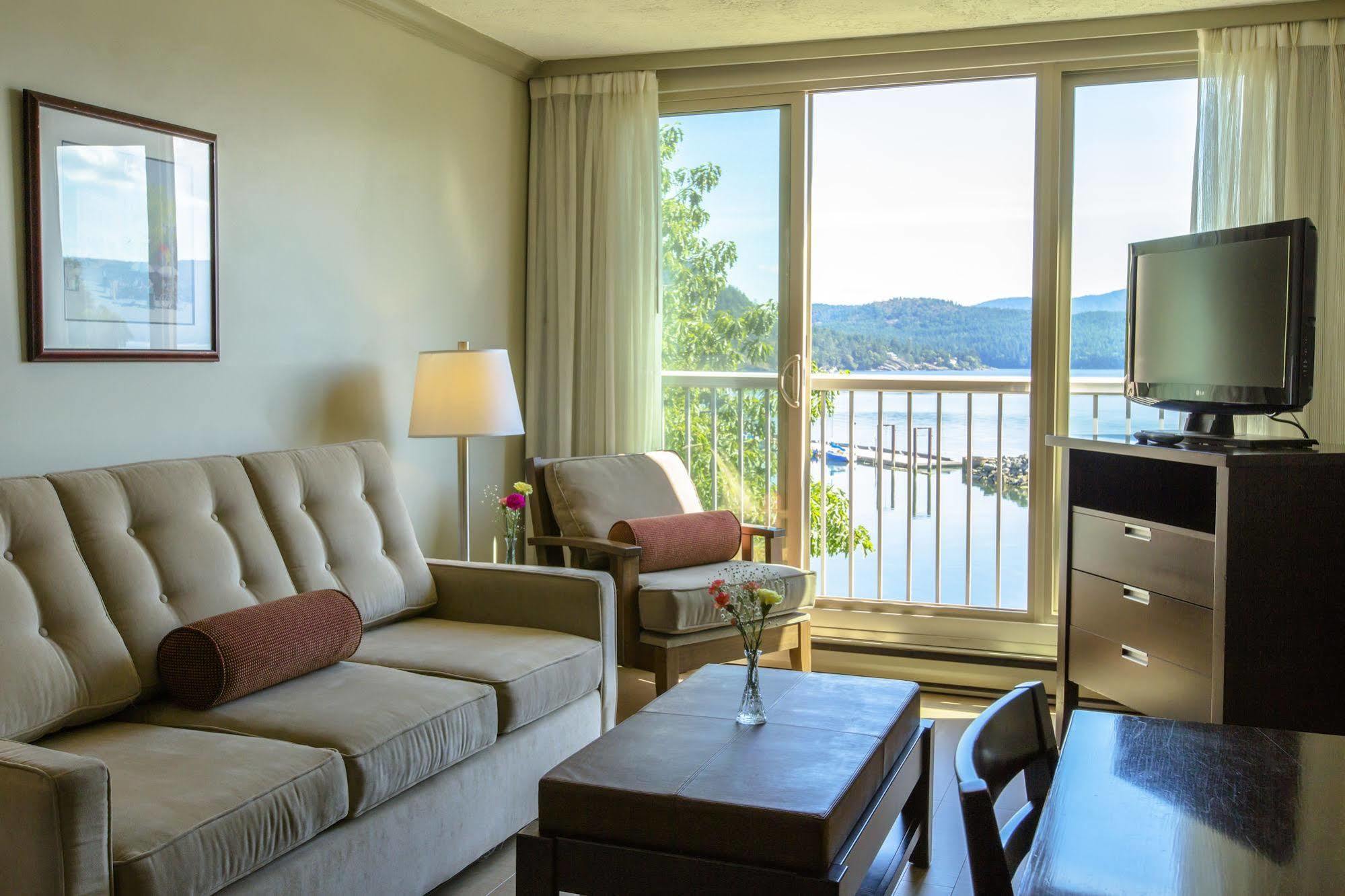 Oceanfront Suites At Коуичан Бей Екстериор снимка
