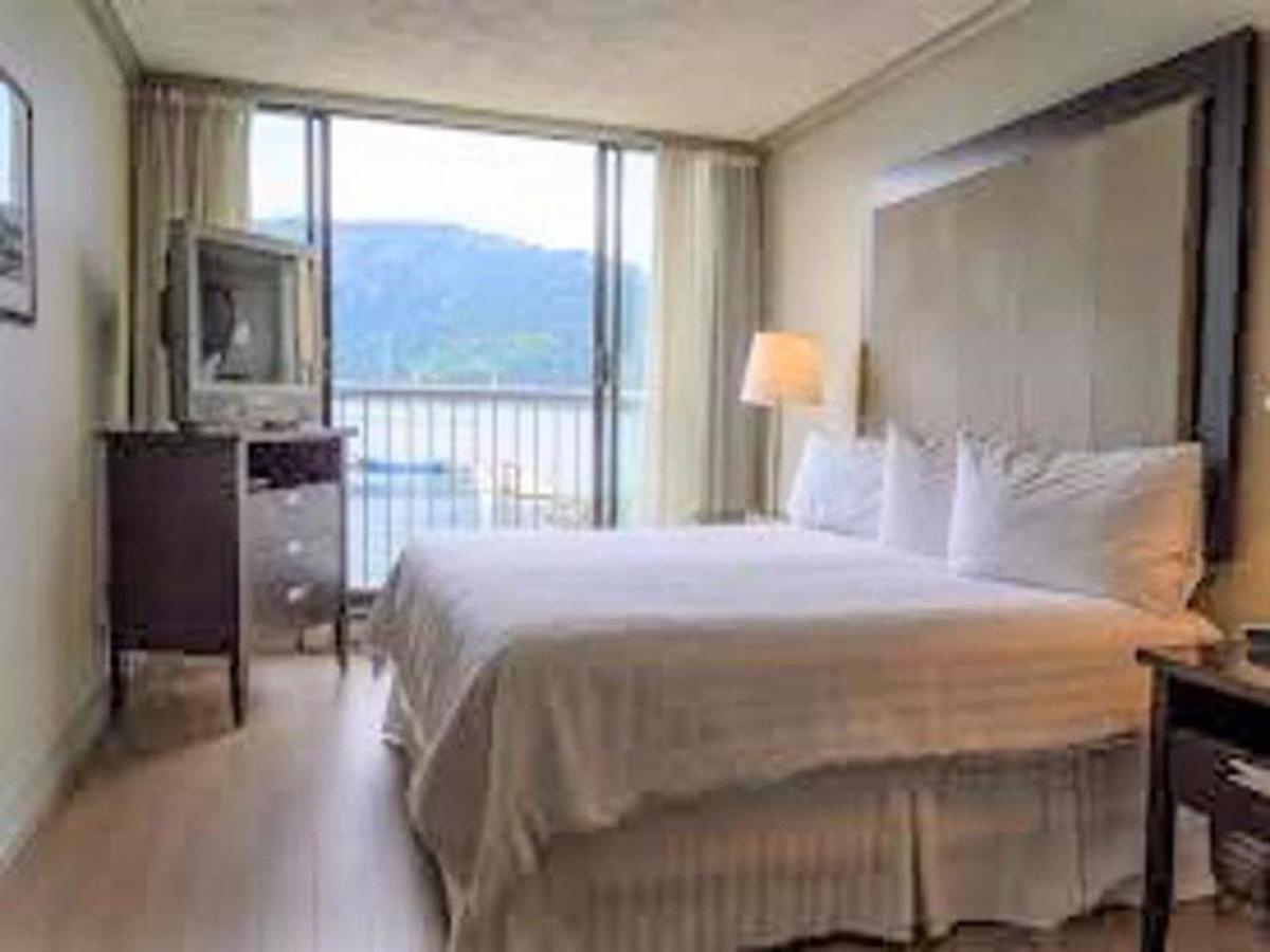 Oceanfront Suites At Коуичан Бей Екстериор снимка