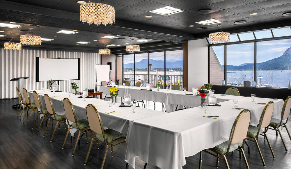 Oceanfront Suites At Коуичан Бей Екстериор снимка