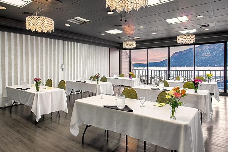 Oceanfront Suites At Коуичан Бей Екстериор снимка