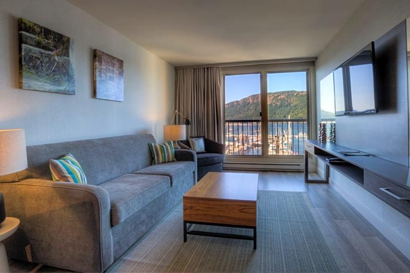Oceanfront Suites At Коуичан Бей Екстериор снимка